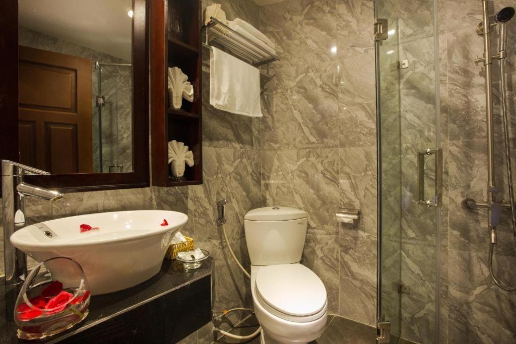 Ambassador Hanoi Hotel & Travel Exterior photo